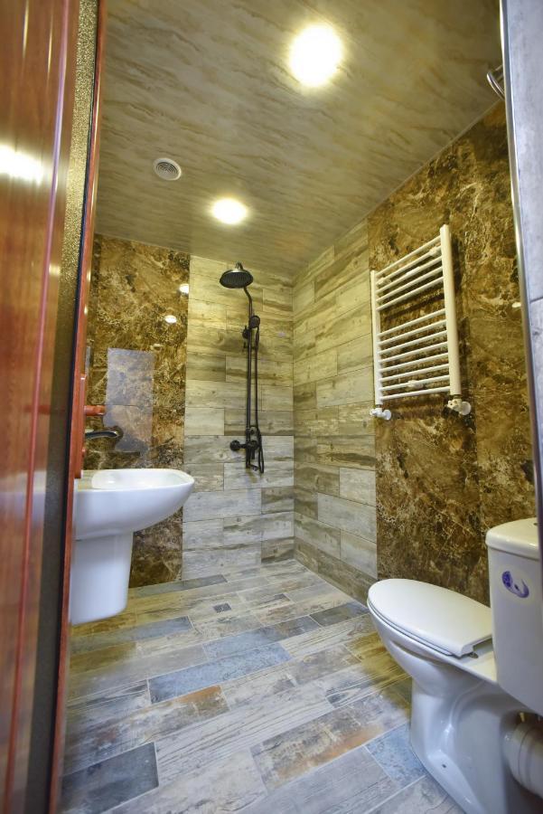 Altunyan Hotel Erivan Exterior foto