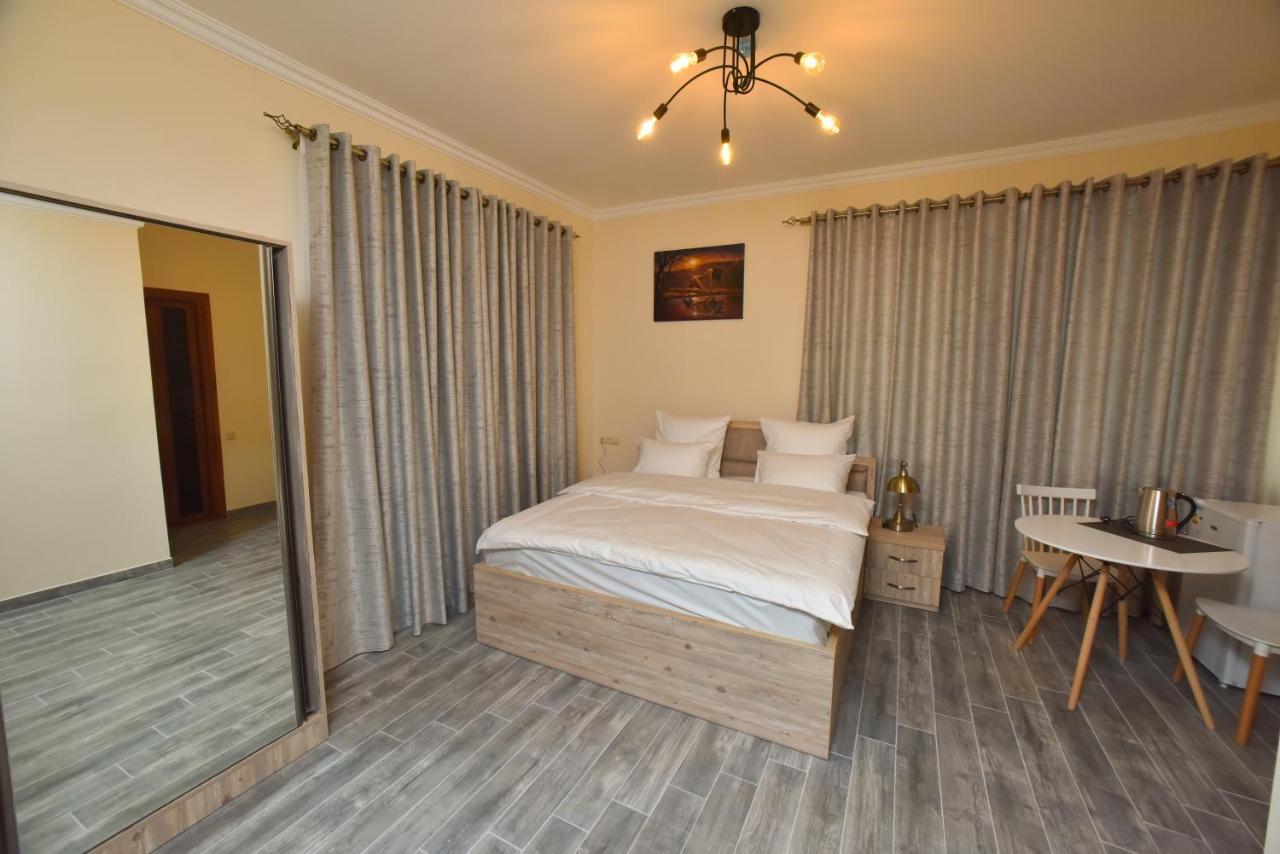 Altunyan Hotel Erivan Exterior foto