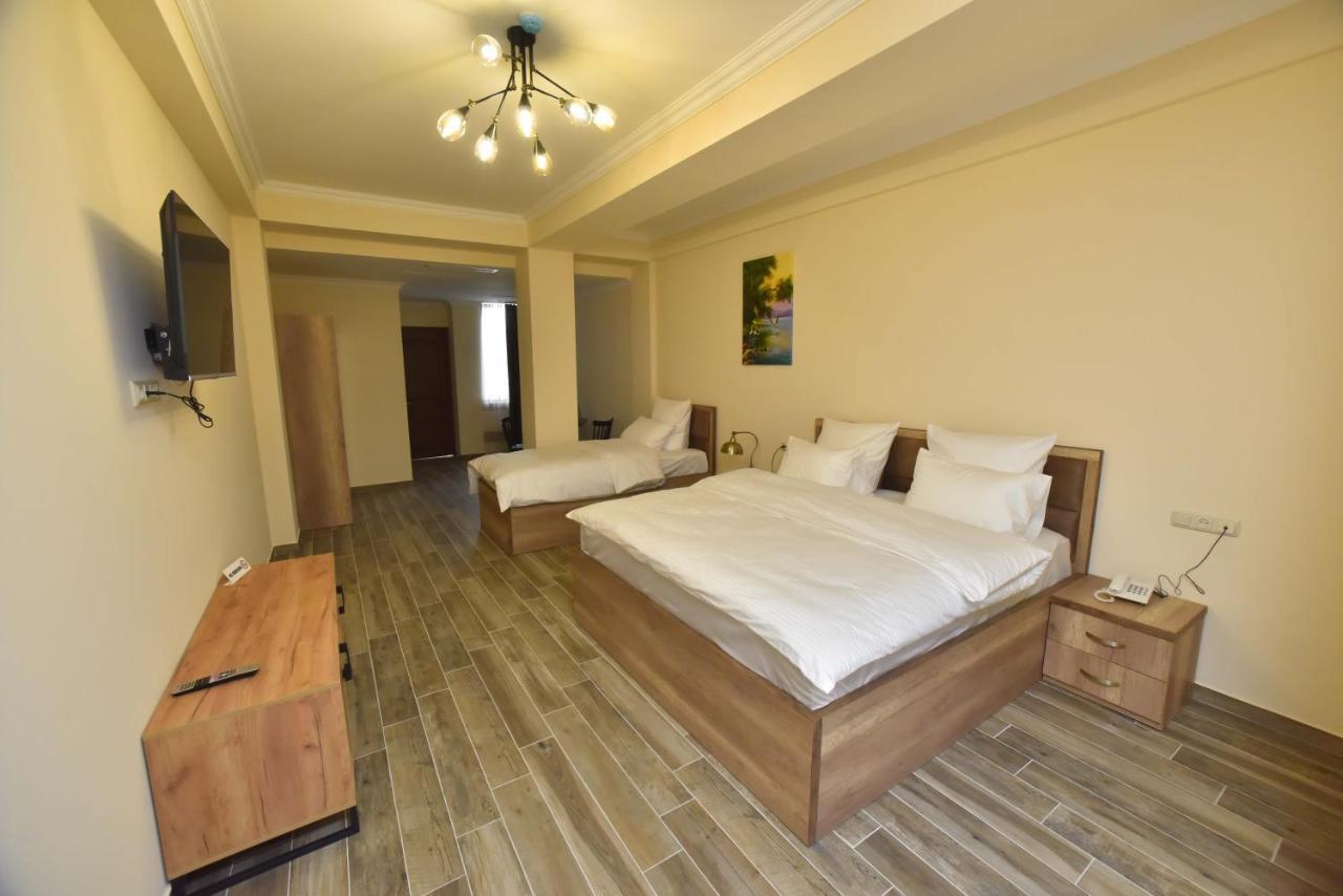Altunyan Hotel Erivan Exterior foto