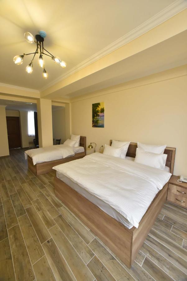 Altunyan Hotel Erivan Exterior foto