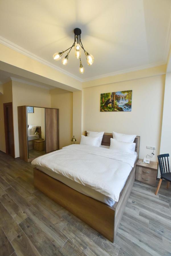 Altunyan Hotel Erivan Exterior foto